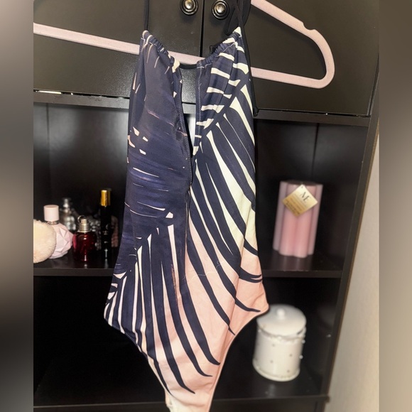 NWT VICTORIA'S SECRET PINK SMALL TROPICAL FLORAL PALM KEYHOLE ONE PIECE SWIMSUIT - Picture 1 of 11